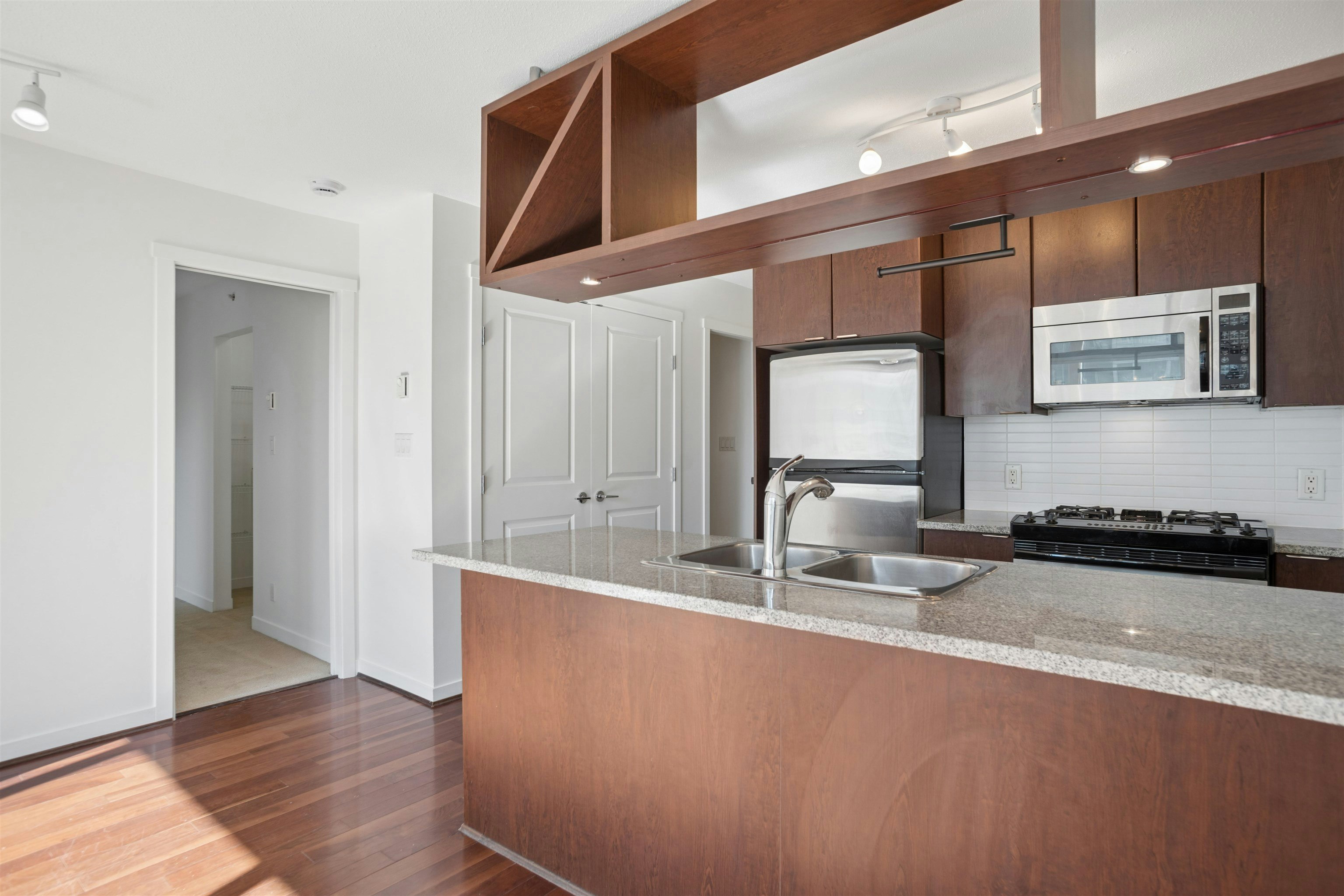 1104-1001 Richards Street, Vancouver, BC, V6B 1J6 - 9