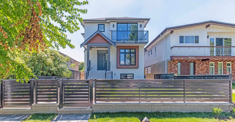 2836 E 16 Avenue, Vancouver, BC, V5M 2M1 - 2