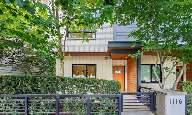 1116 Falcon Drive