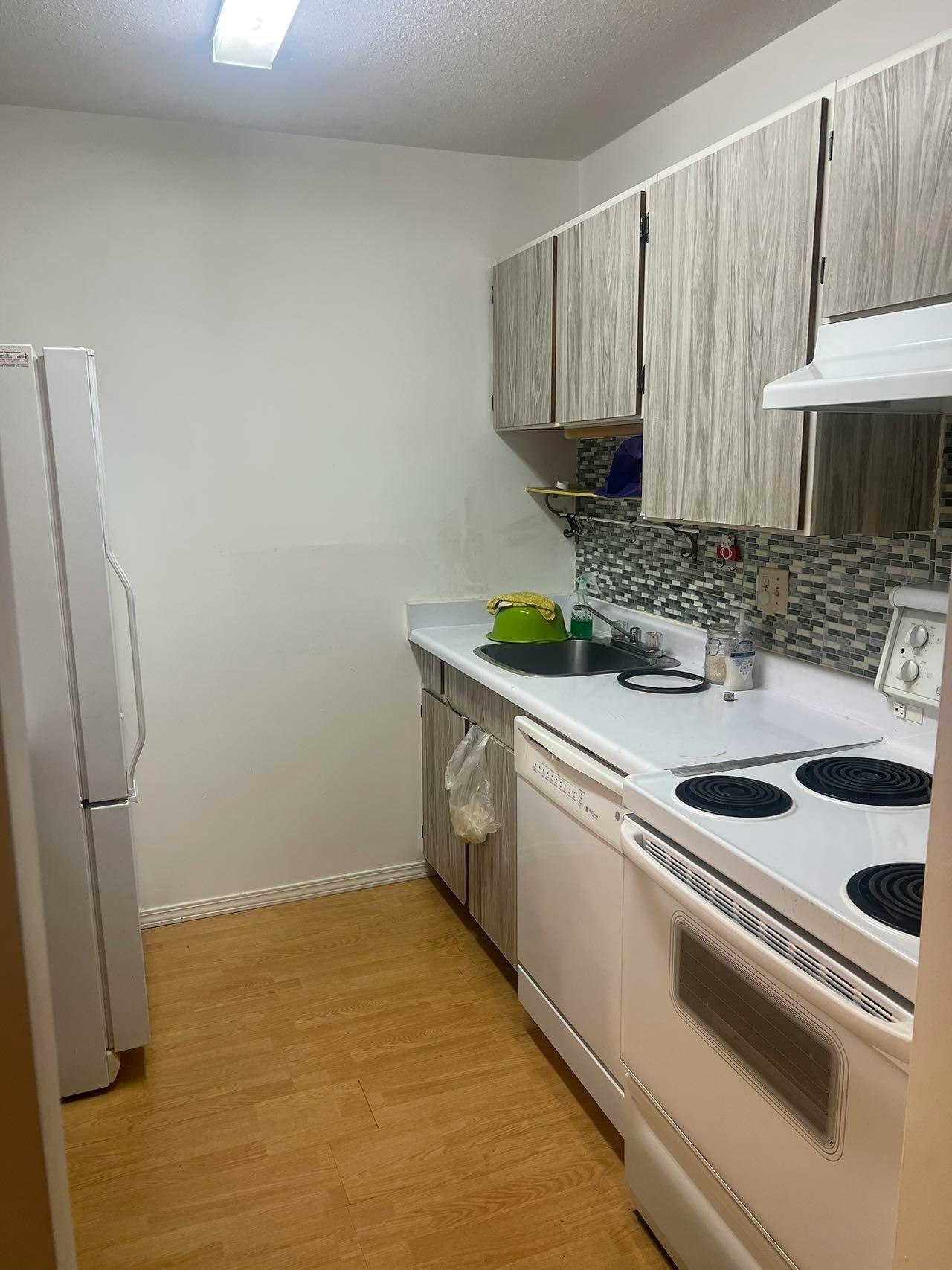 8291 Park Road, Richmond, BC, V6Y 1T3 - 3
