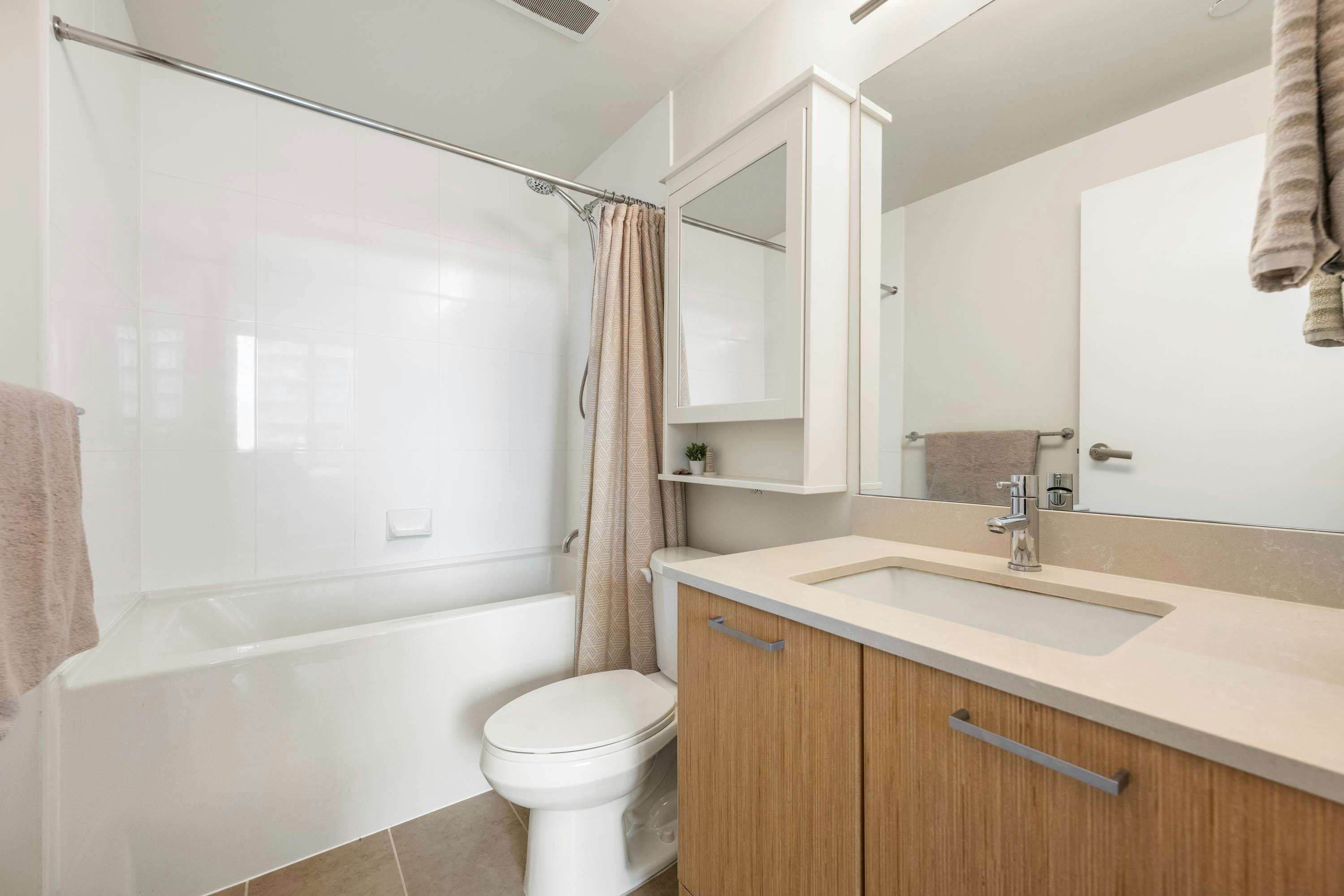 1707-301 Capilano Road, Port Moody, BC, V3H 0G6 - 17