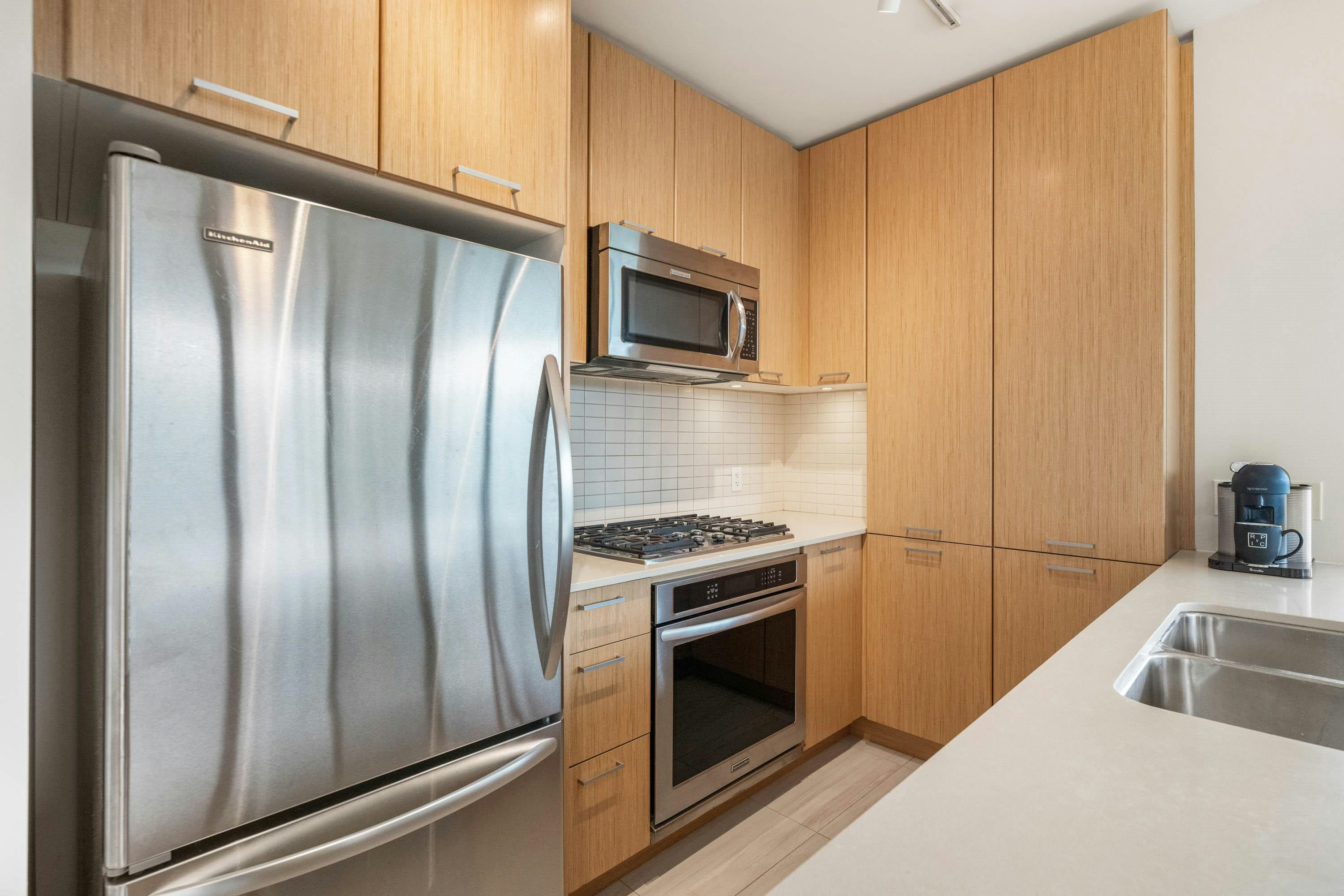 1707-301 Capilano Road, Port Moody, BC, V3H 0G6 - 5