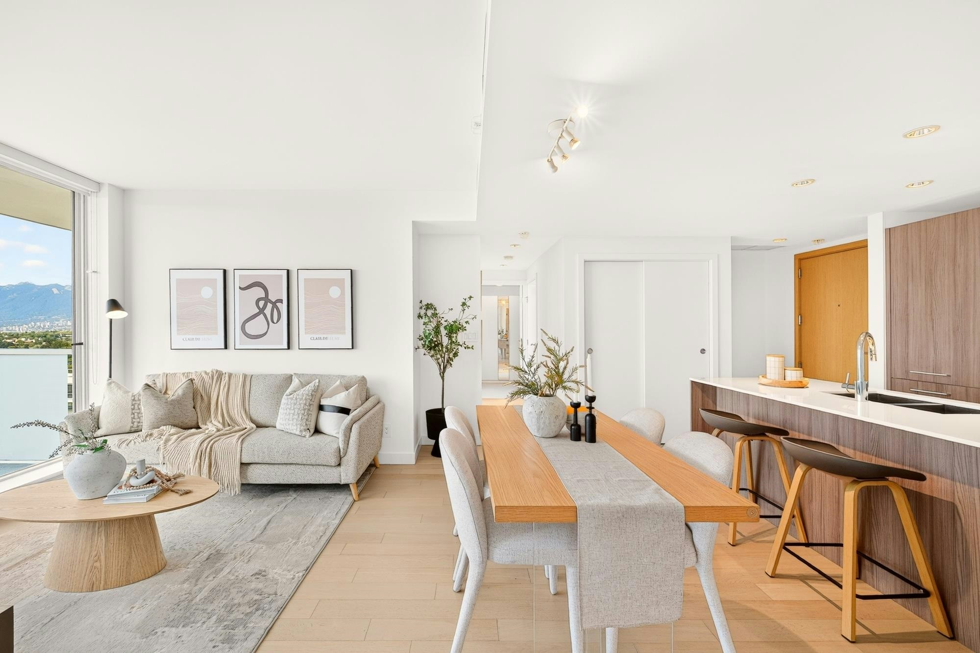 1105-4638 Gladstone Street - 2