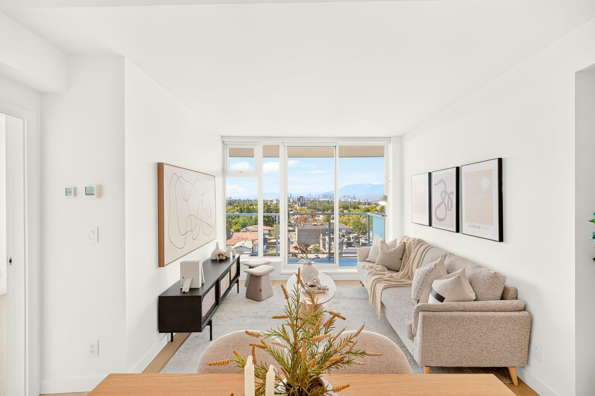 1105-4638 Gladstone Street - 3