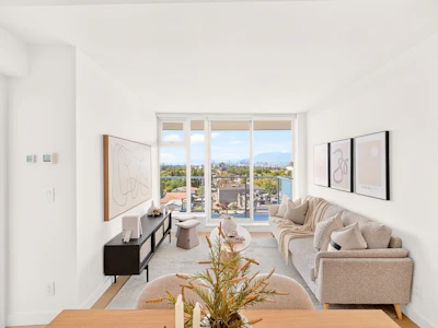 1105-4638 Gladstone Street - 3