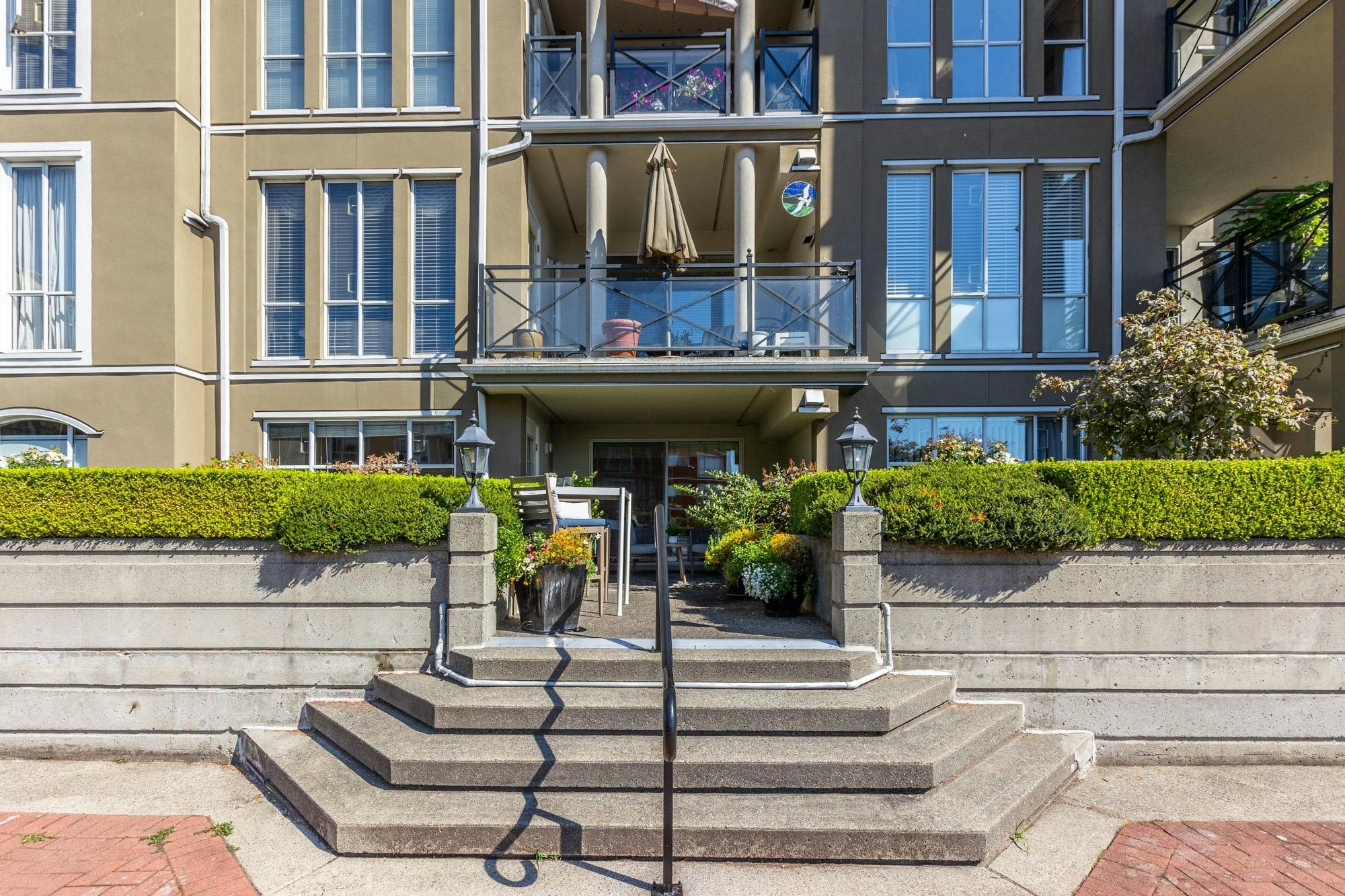 103-2 Renaissance Square, New Westminster, BC, V3M 6K3