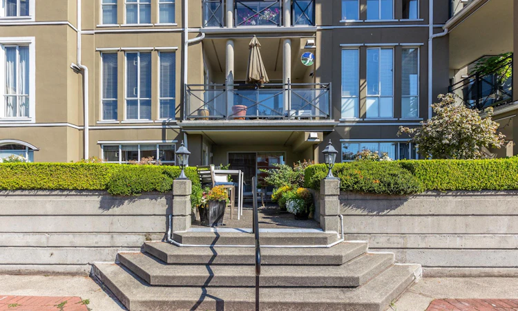 103-2 Renaissance Square