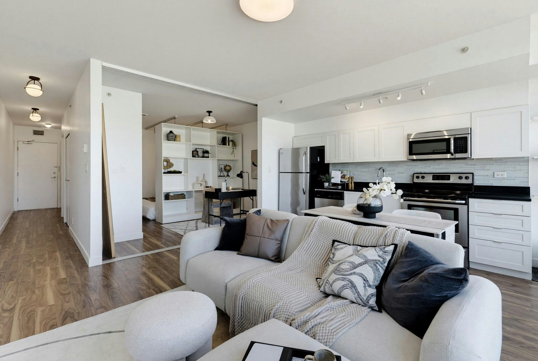 409-2511 Quebec Street - 5