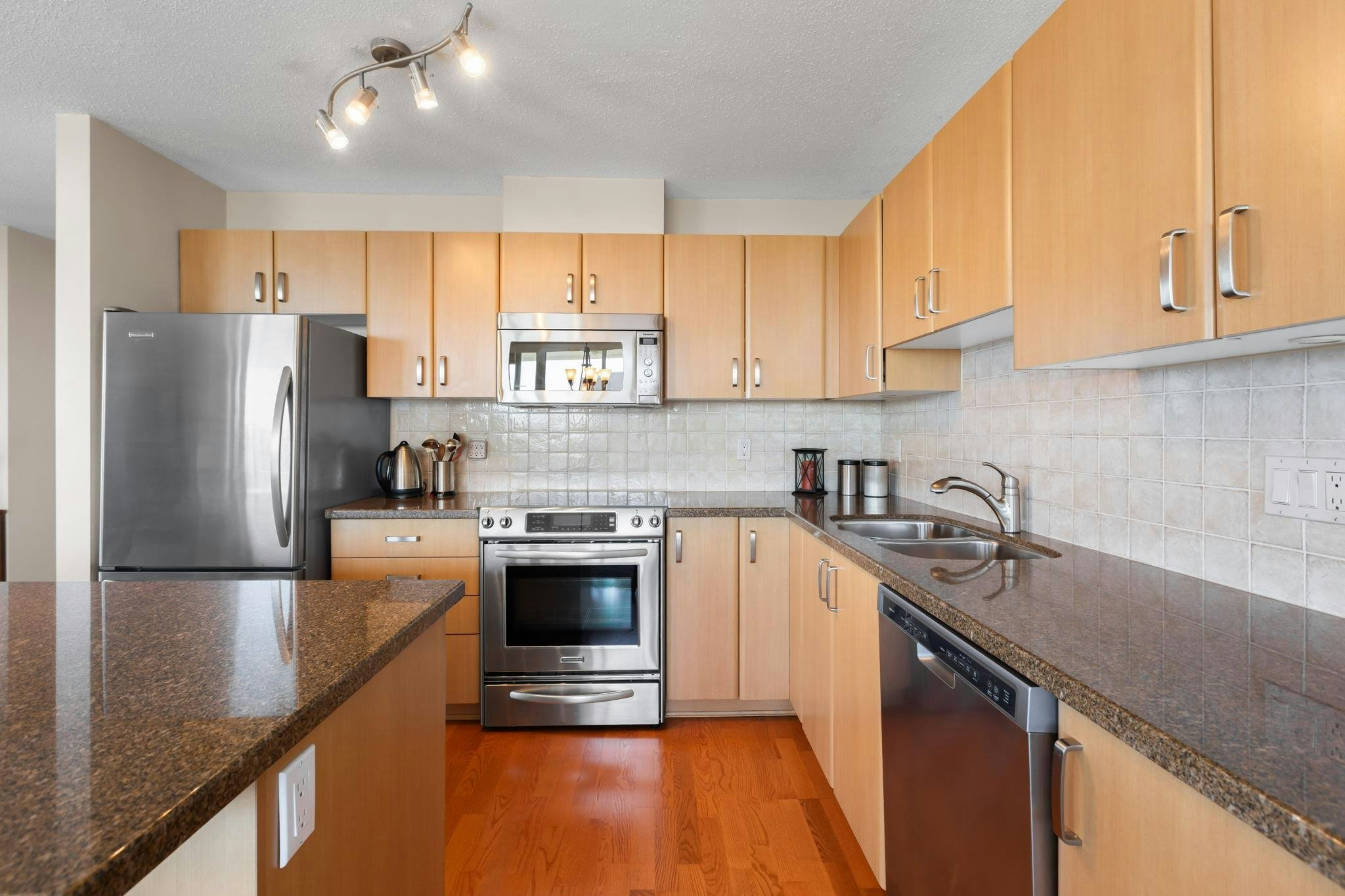 1602-720 Hamilton Street, New Westminster, BC, V3M 7A6 - 12
