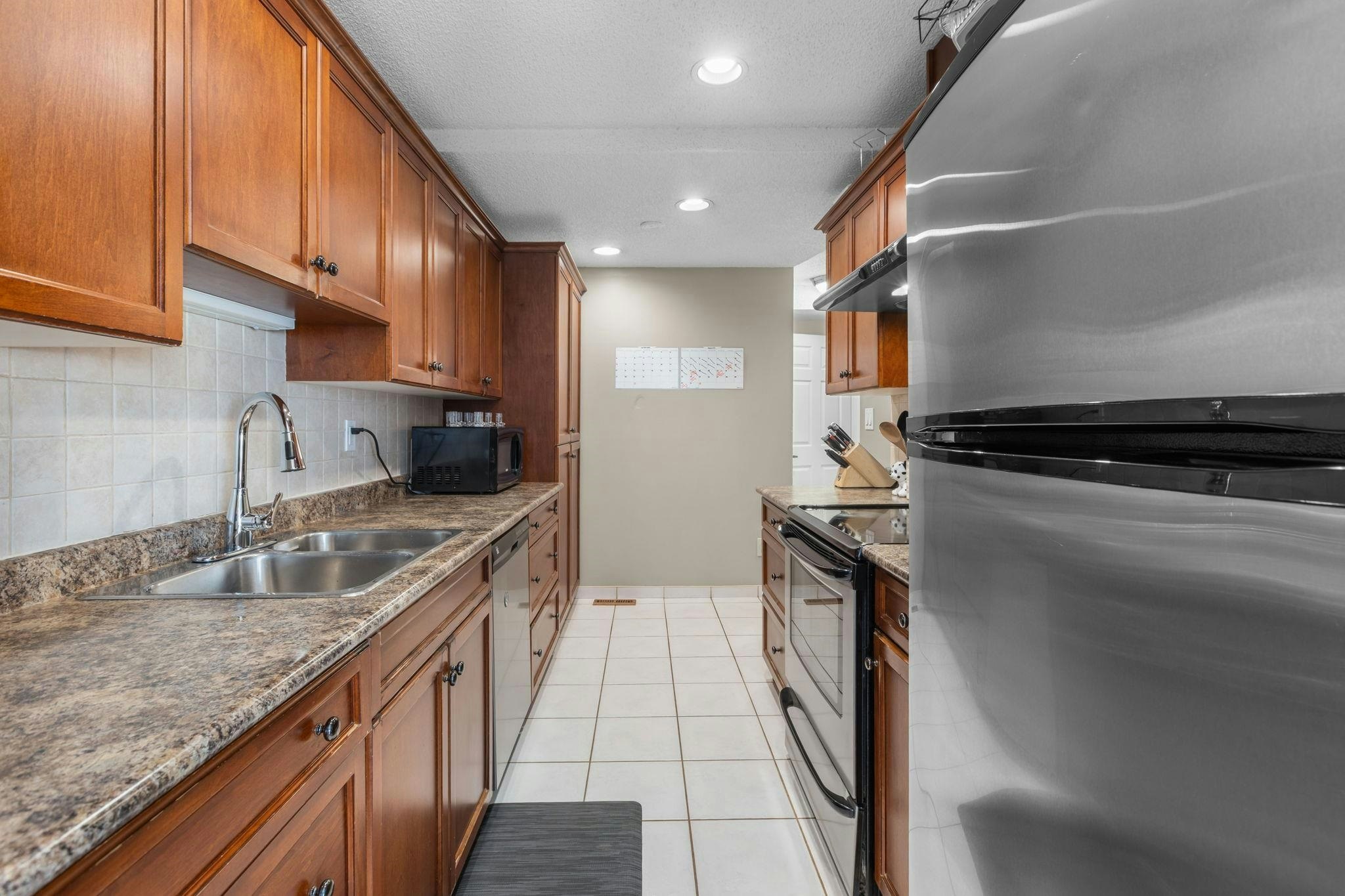 9010 Centaurus Circle, Burnaby, BC, V3J 1C2 - 17