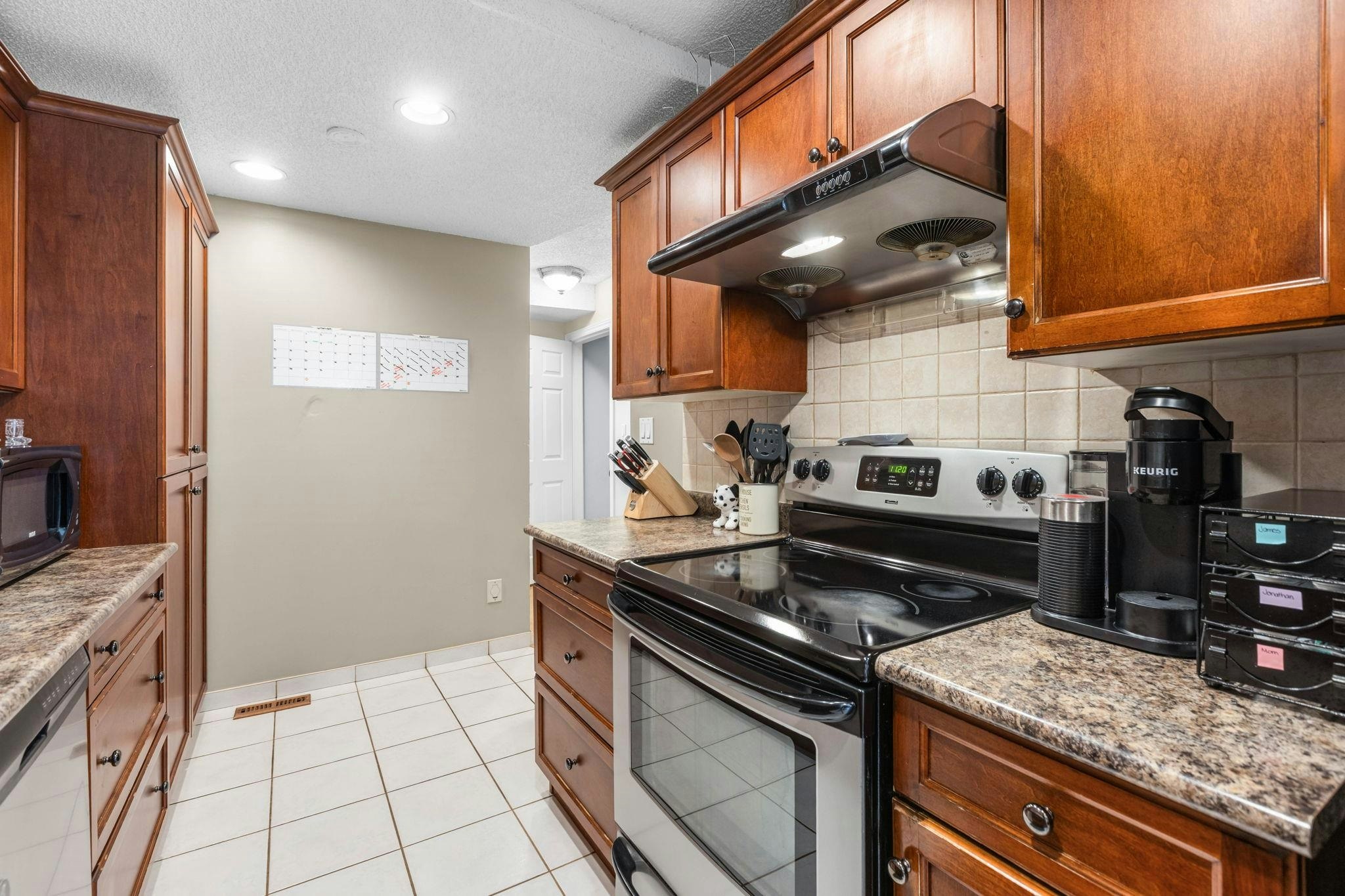 9010 Centaurus Circle, Burnaby, BC, V3J 1C2 - 16
