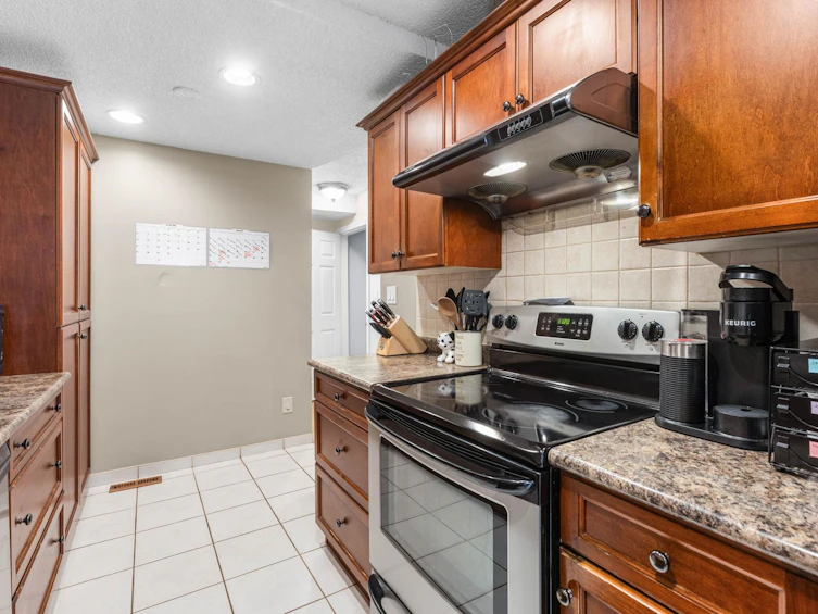 9010 Centaurus Circle, Burnaby, BC, V3J 1C2 - 16