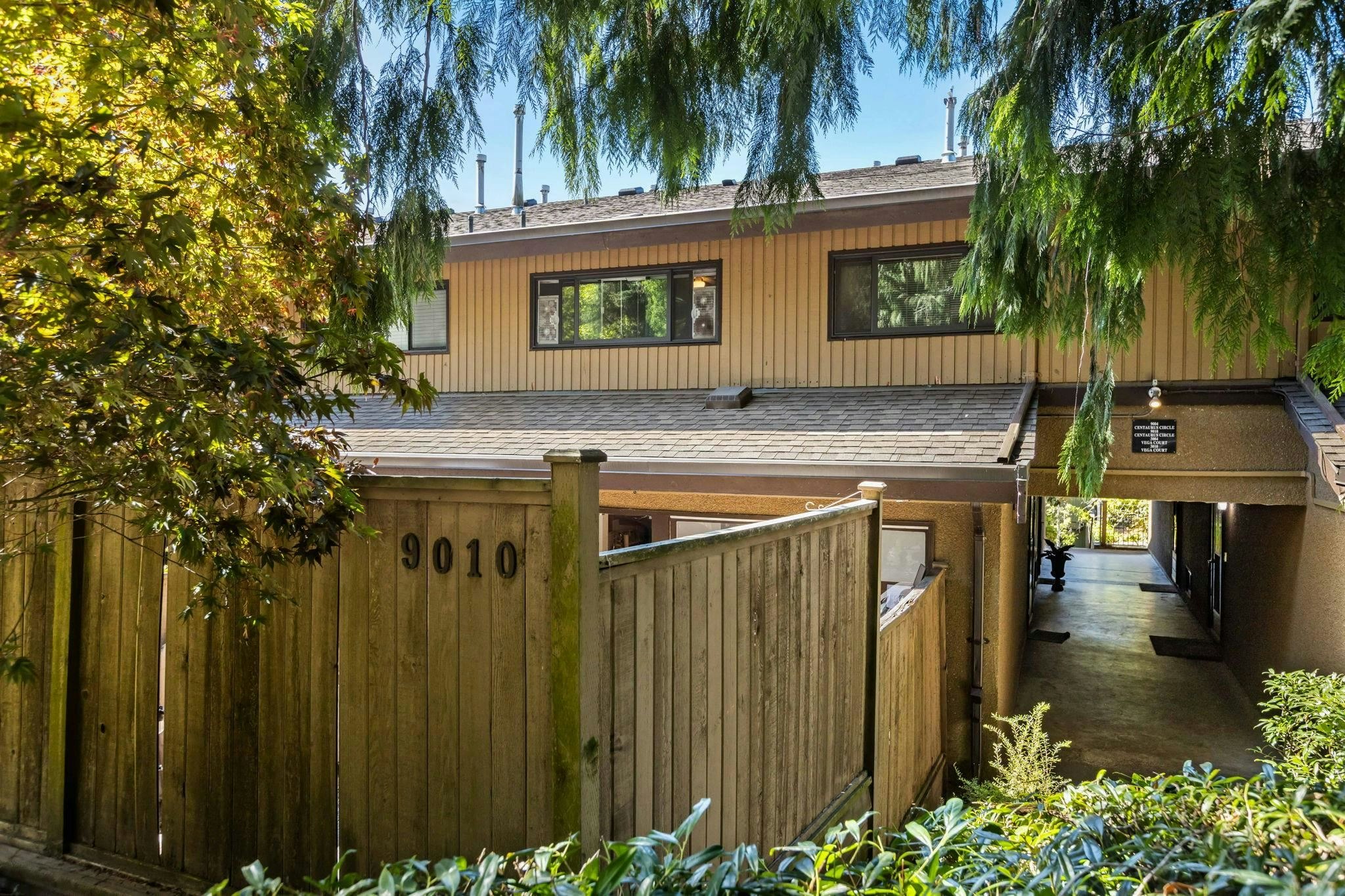 9010 Centaurus Circle, Burnaby, BC, V3J 1C2 - 38