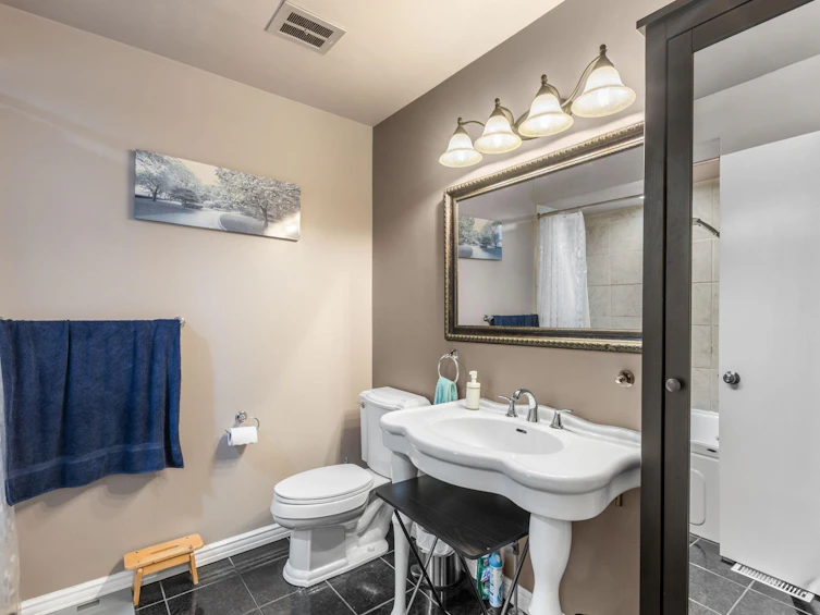 9010 Centaurus Circle, Burnaby, BC, V3J 1C2 - 32