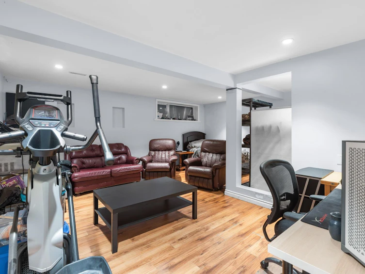 9010 Centaurus Circle, Burnaby, BC, V3J 1C2 - 33