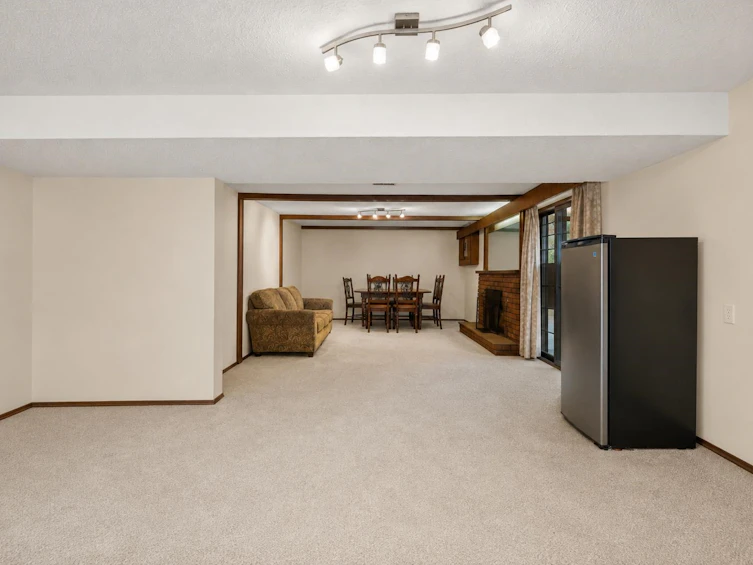 2177 Topaz Street, Abbotsford, BC, V2T 3W7 - 24