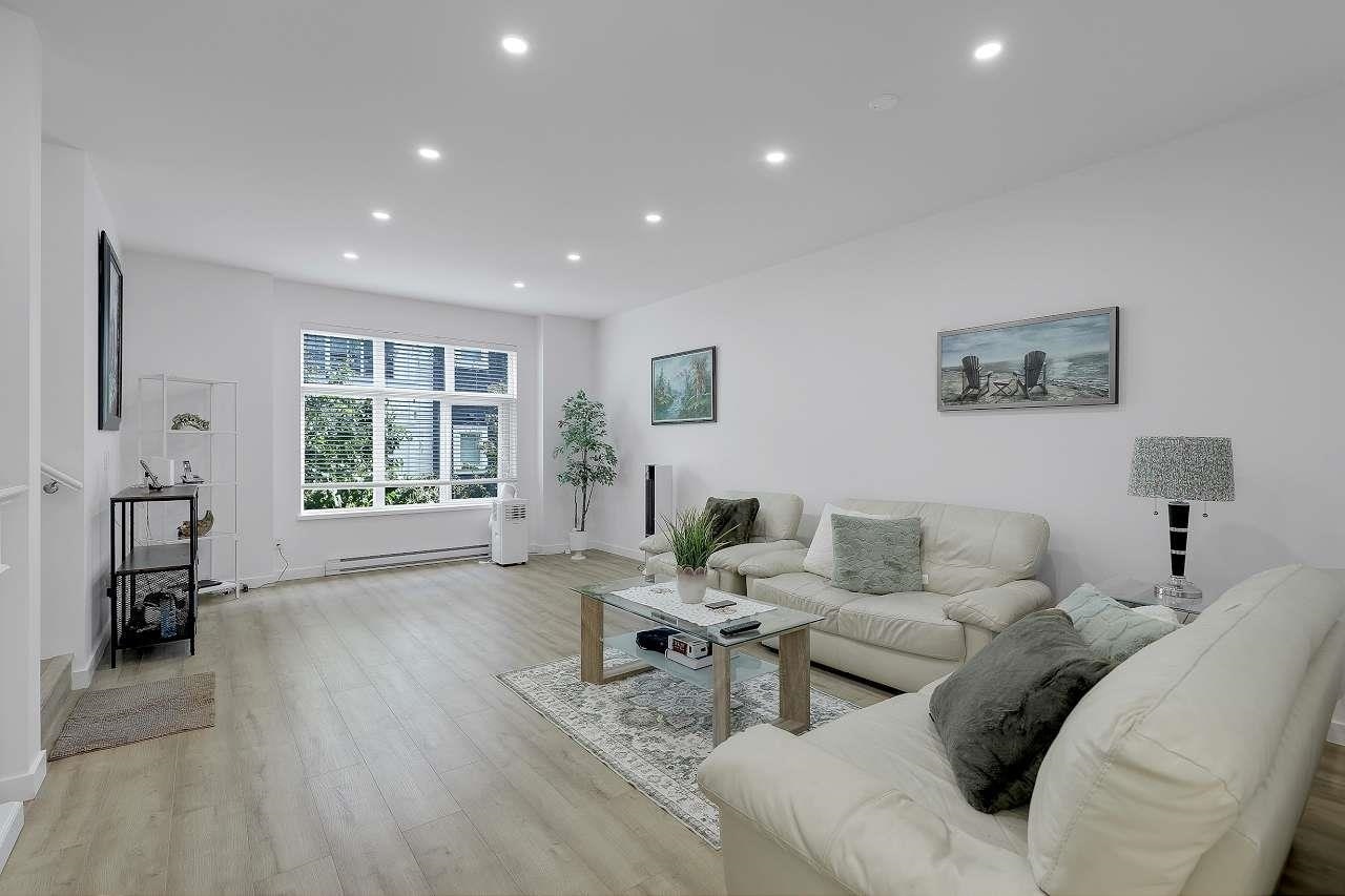 8-10433 158 Street - 5