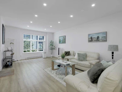8-10433 158 Street - 5