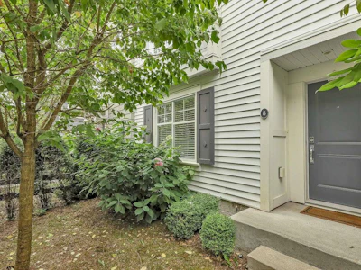 8-10433 158 Street - 3
