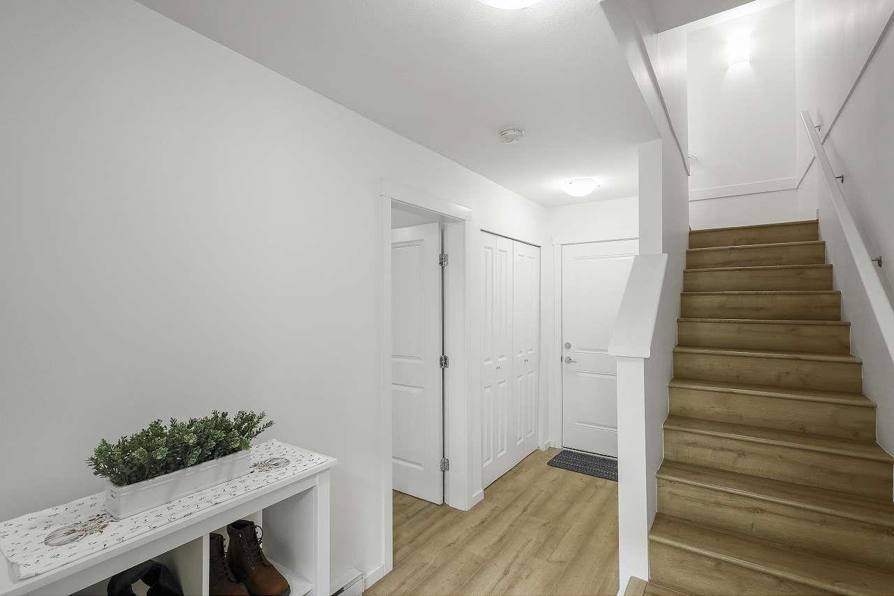 8-10433 158 Street - 4