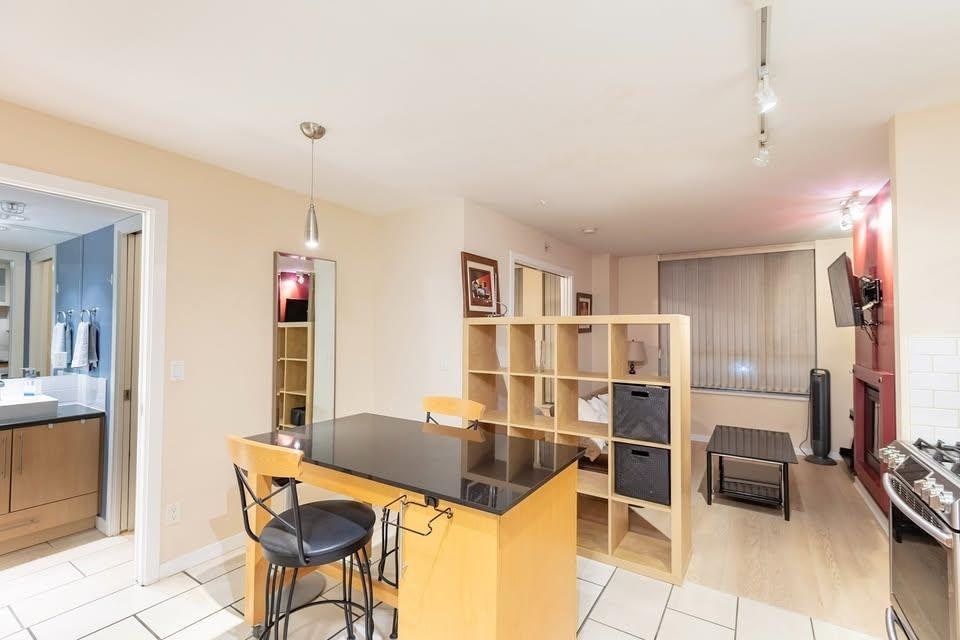401-1225 Richards Street - 2