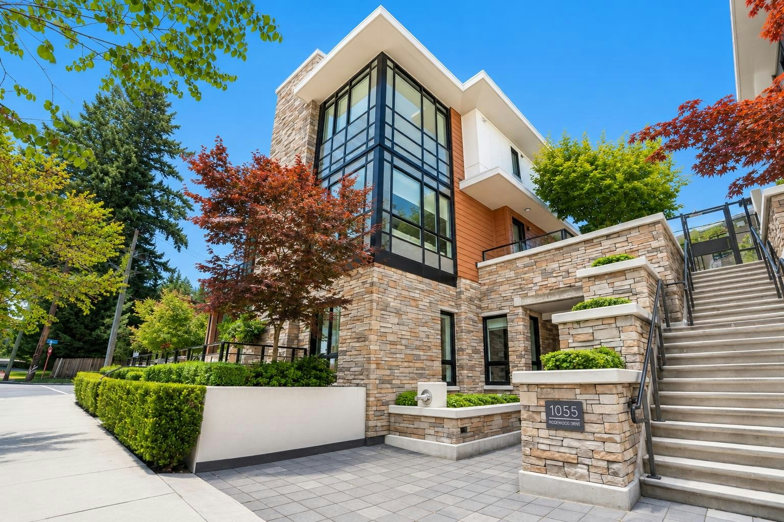 102-1055 Ridgewood Drive, North Vancouver, BC, V7R 0A6