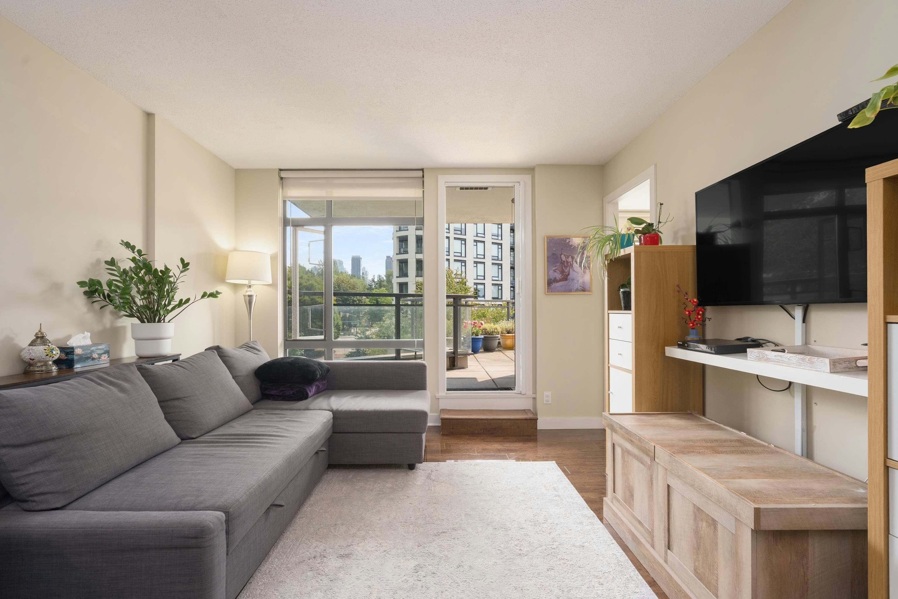 508-3660 Vanness Avenue - 3