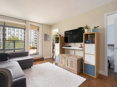 508-3660 Vanness Avenue - 4
