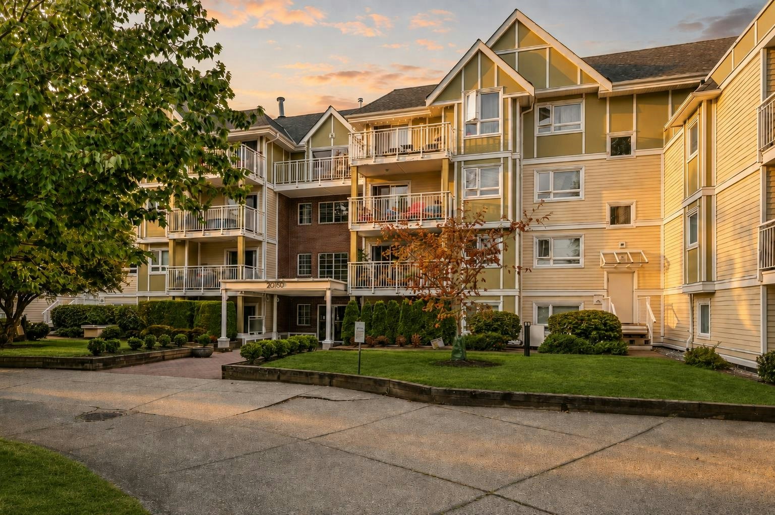 108-20189 54 Avenue, Langley, BC, V3A 3W2