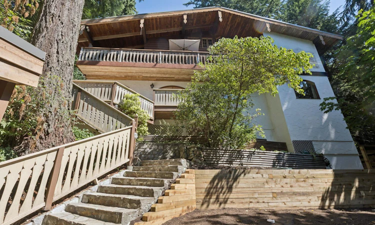 295 Bayview Road