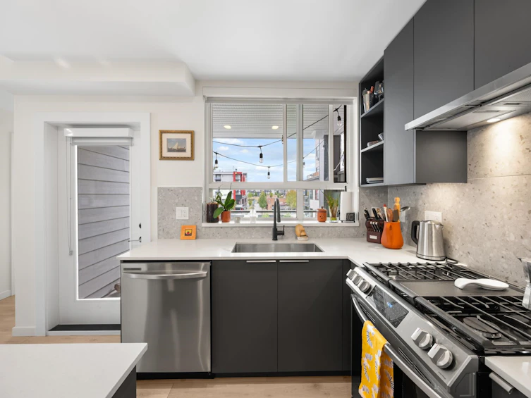 401-7920 206 Street, Langley, BC, V2Y 3X1