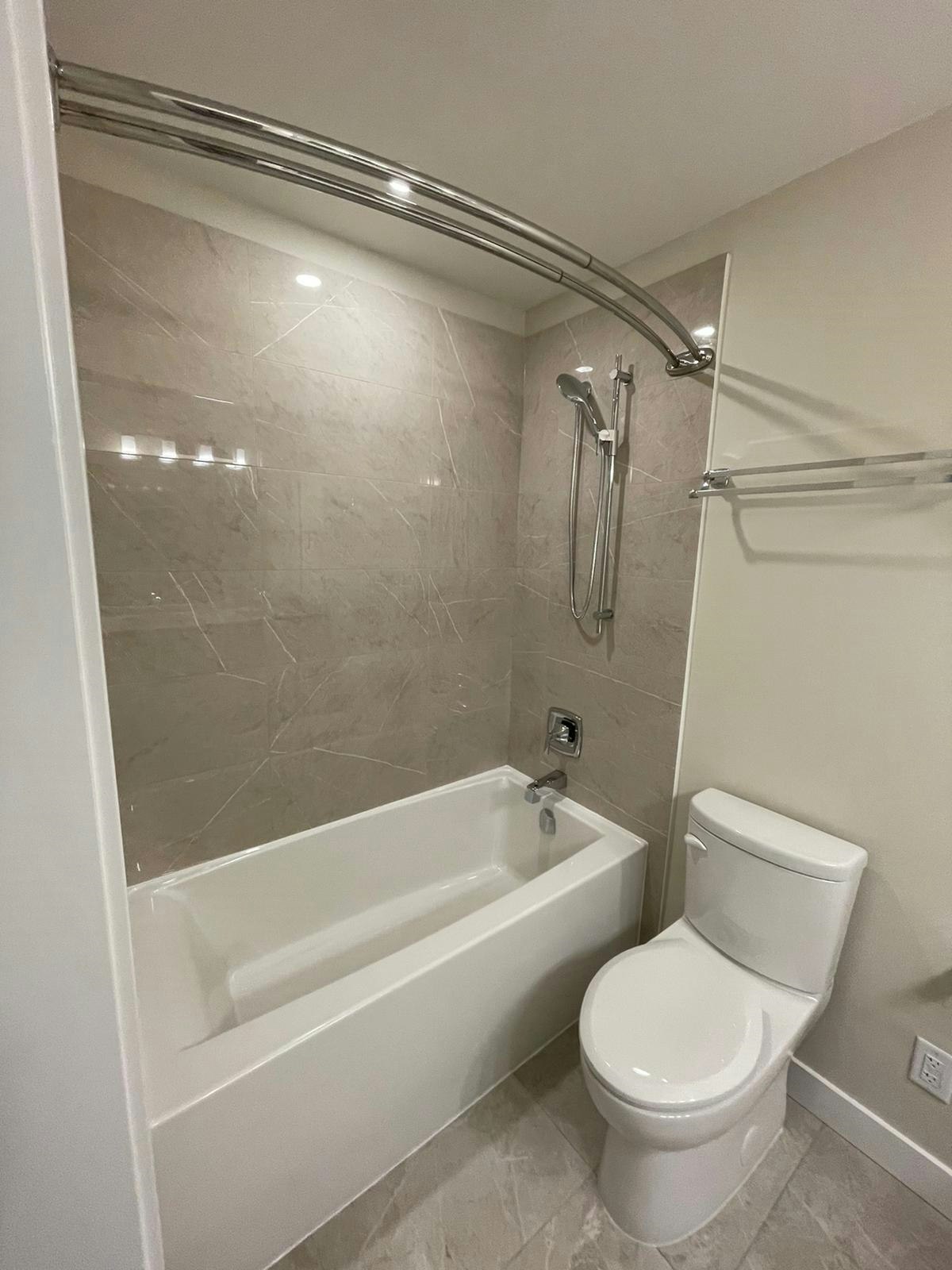 511-11077 Ravine Drive, Surrey, BC, V3T 3X5 - 13