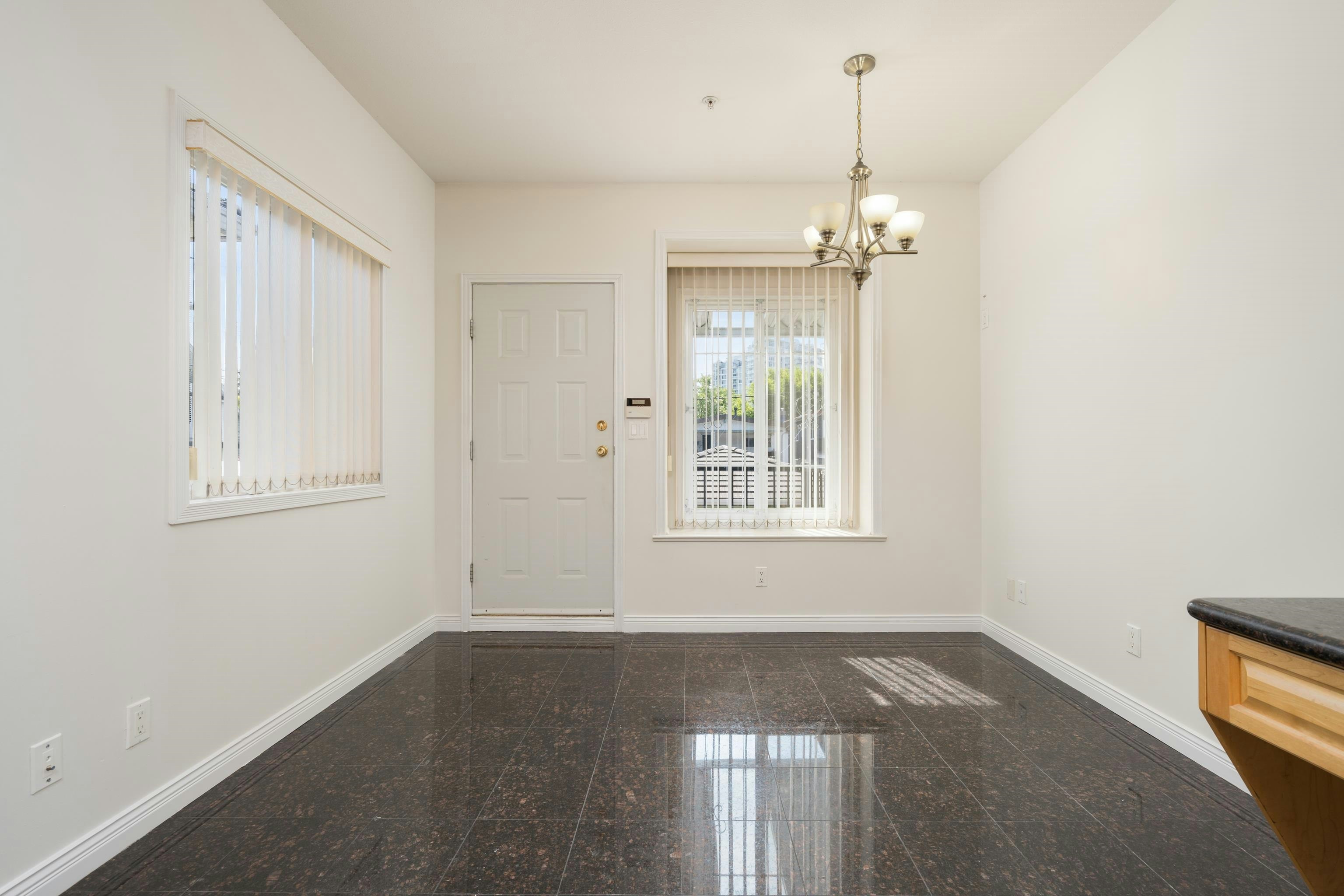 2170 E 28th Avenue, Vancouver, BC, V5N 2X9 - 9