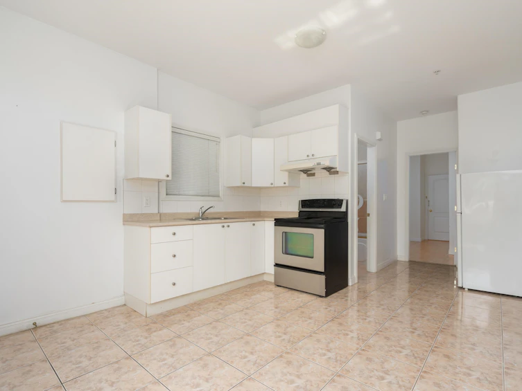 2170 E 28th Avenue, Vancouver, BC, V5N 2X9 - 25