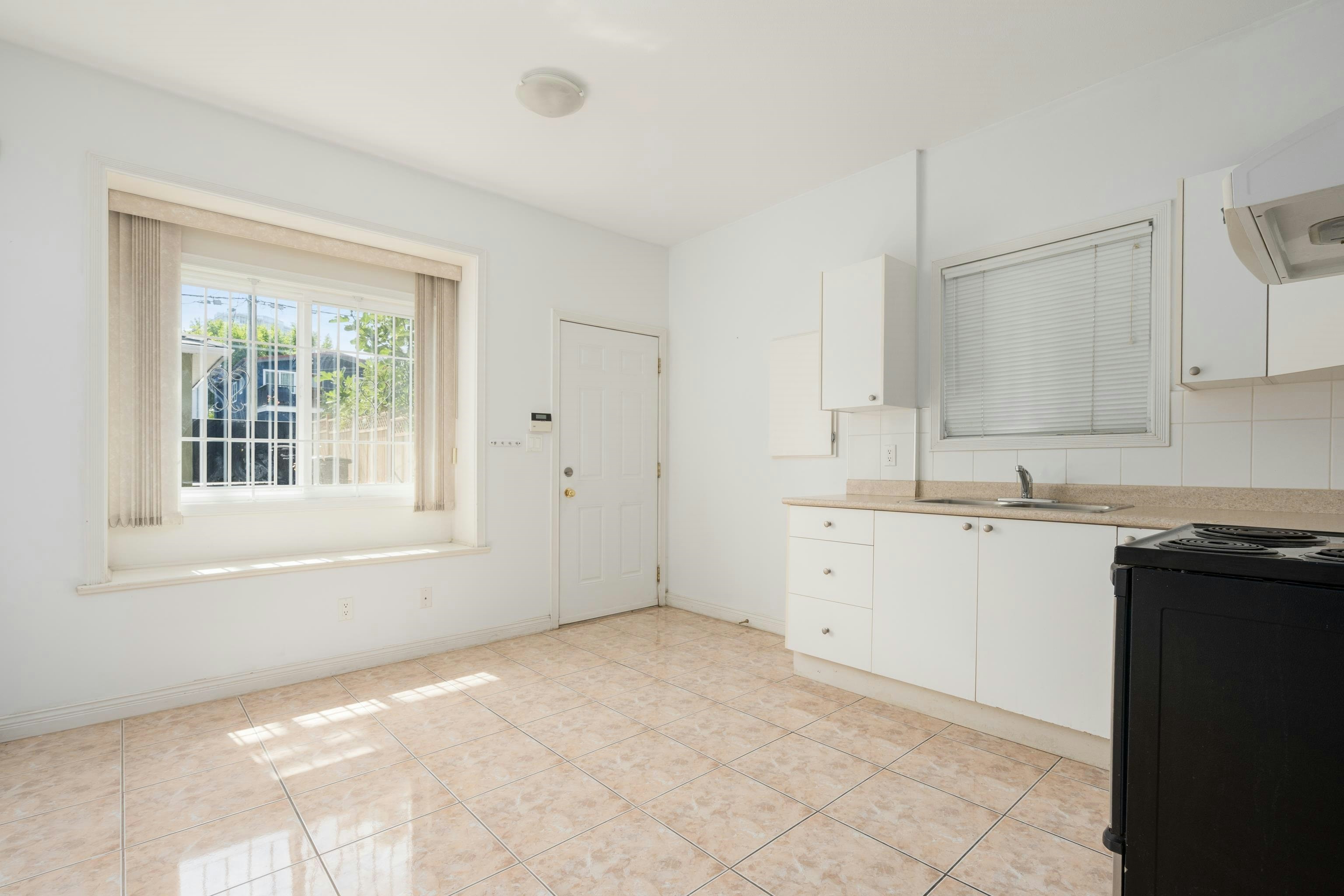 2170 E 28th Avenue, Vancouver, BC, V5N 2X9 - 26