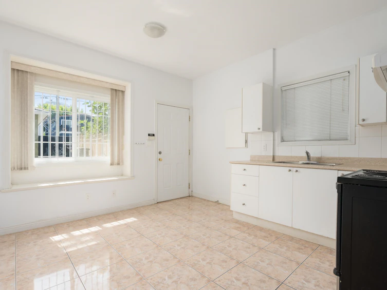 2170 E 28th Avenue, Vancouver, BC, V5N 2X9 - 26