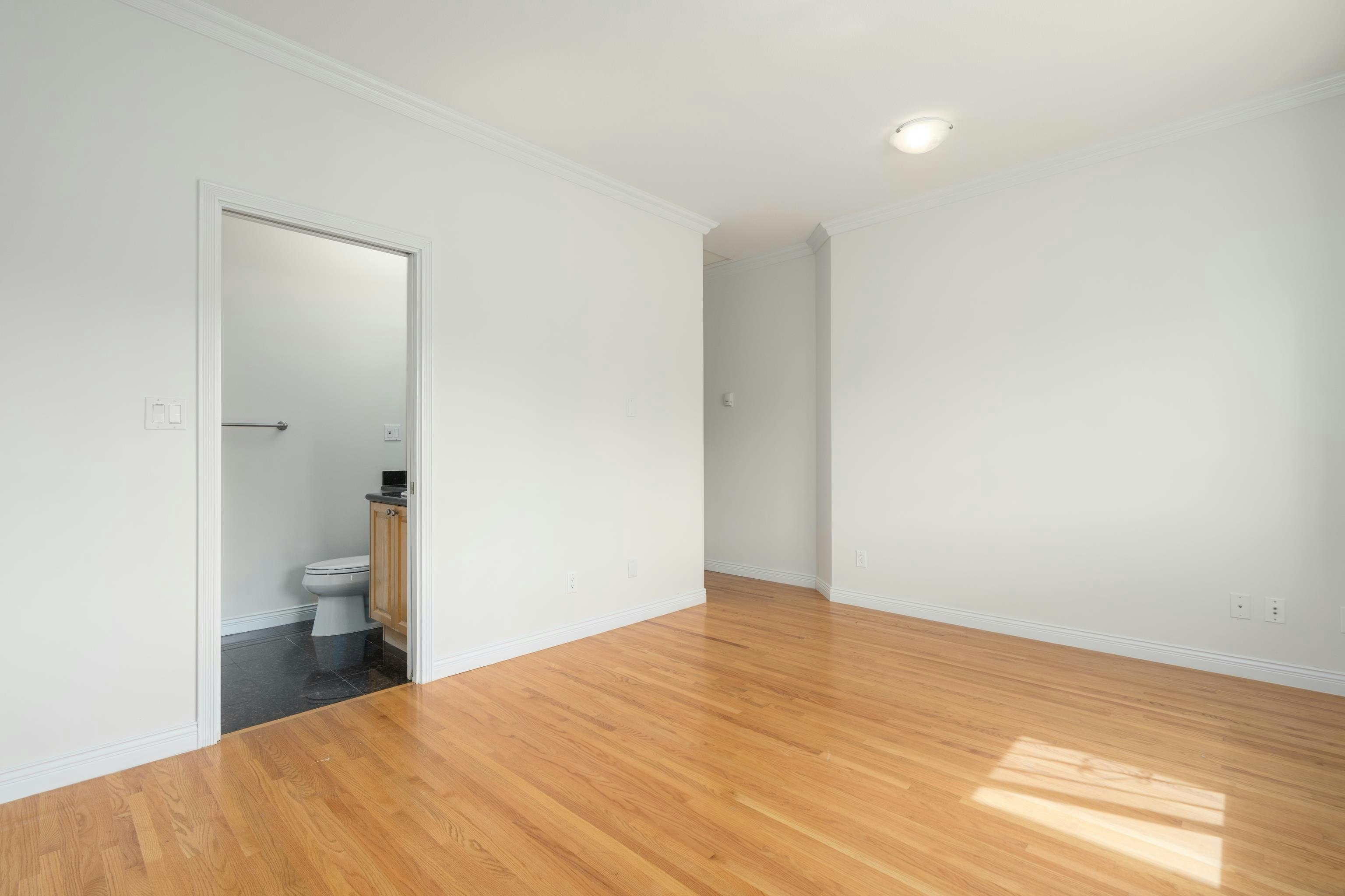 2170 E 28th Avenue, Vancouver, BC, V5N 2X9 - 17