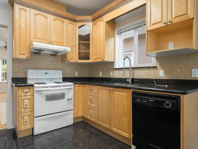 2170 E 28th Avenue, Vancouver, BC, V5N 2X9 - 7