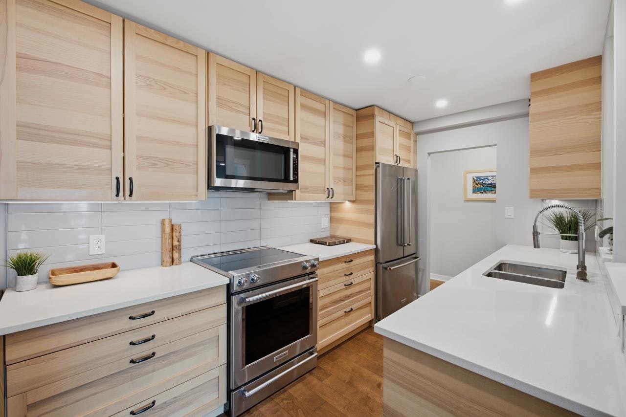 304-325 W 3rd Street, North Vancouver, BC, V7M 1G3 - 9