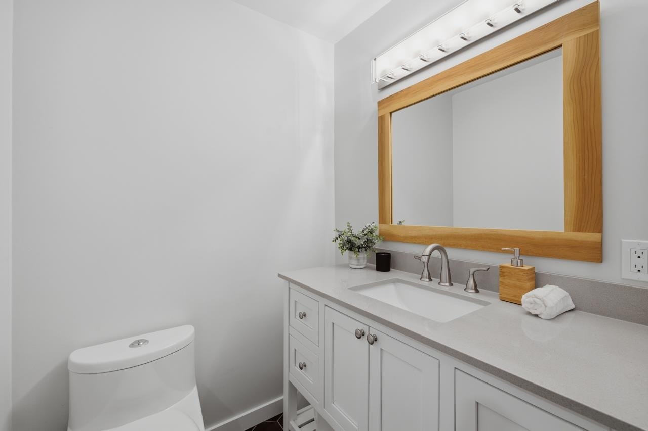 304-325 W 3rd Street, North Vancouver, BC, V7M 1G3 - 18