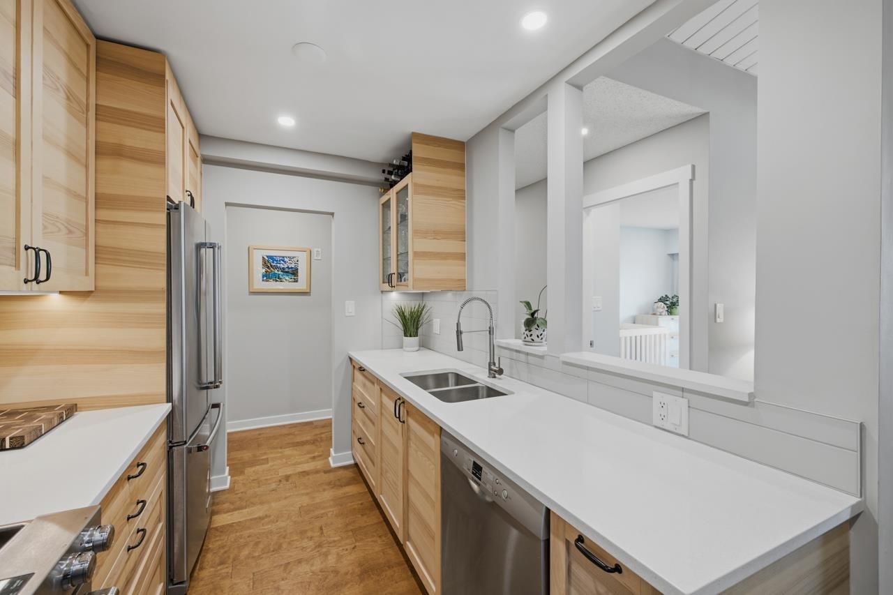304-325 W 3rd Street, North Vancouver, BC, V7M 1G3 - 10