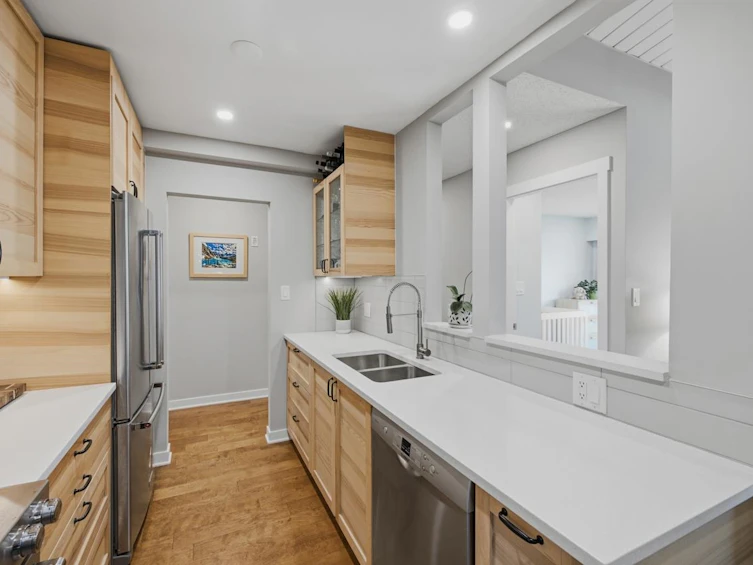 304-325 W 3rd Street, North Vancouver, BC, V7M 1G3 - 10