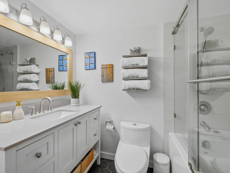304-325 W 3rd Street, North Vancouver, BC, V7M 1G3 - 23