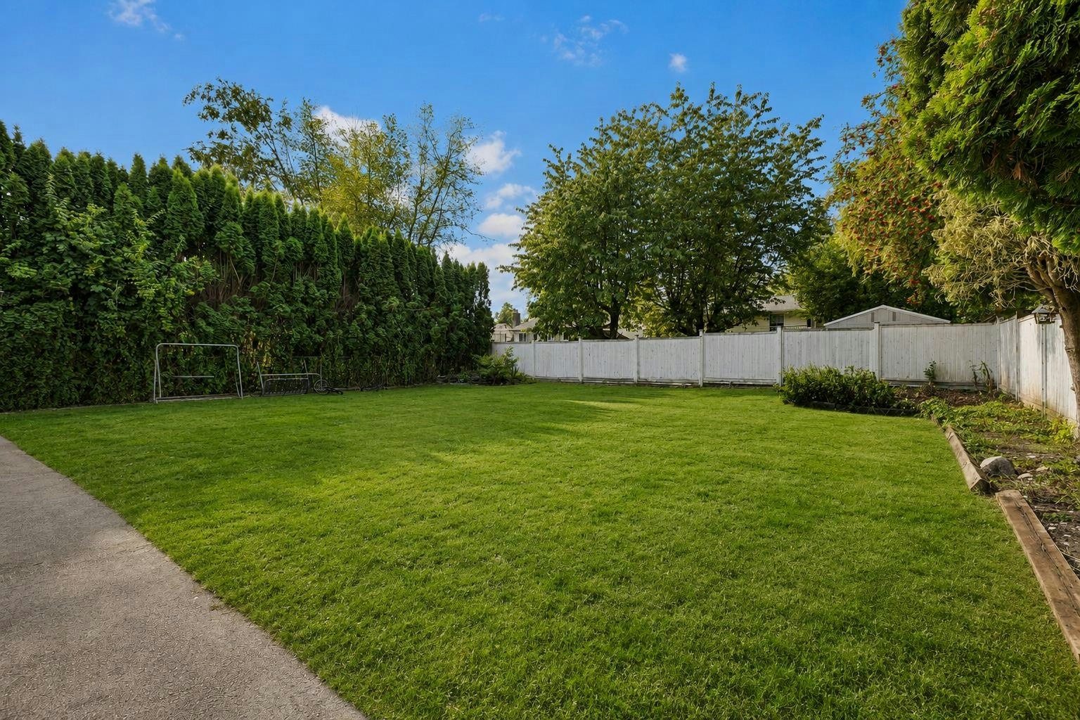 8647 August Drive, Surrey, BC, V3S 5A4 - 11