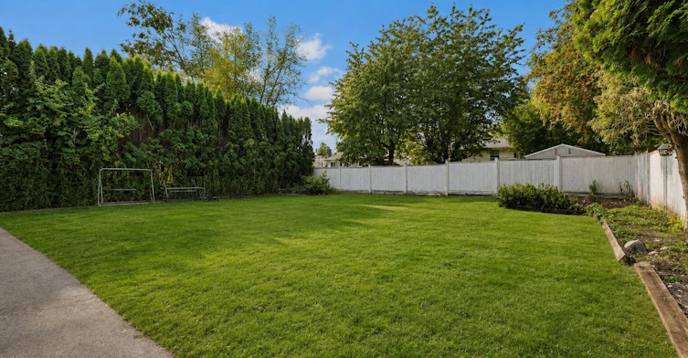 8647 August Drive, Surrey, BC, V3S 5A4 - 11