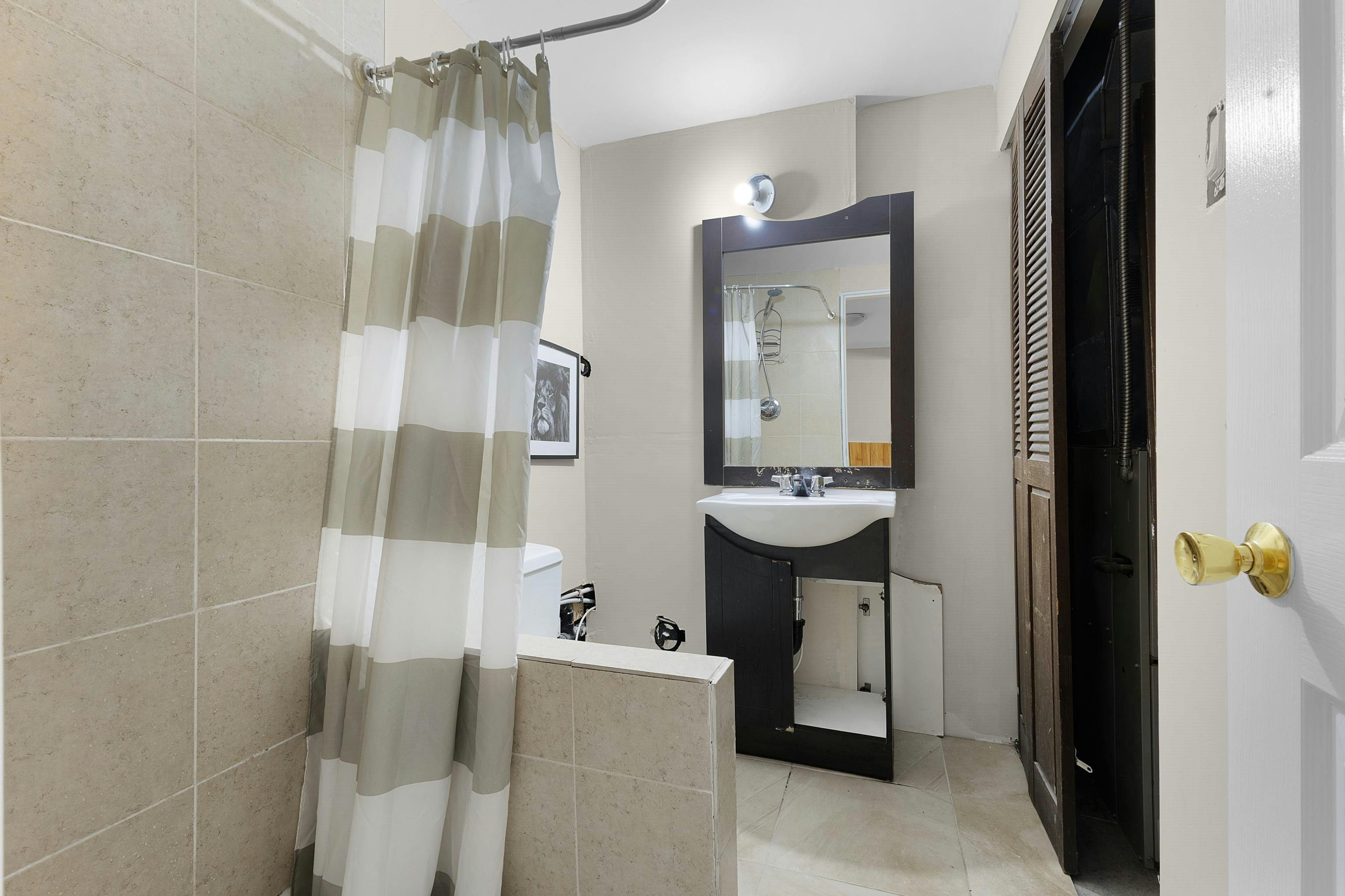8647 August Drive, Surrey, BC, V3S 5A4 - 12