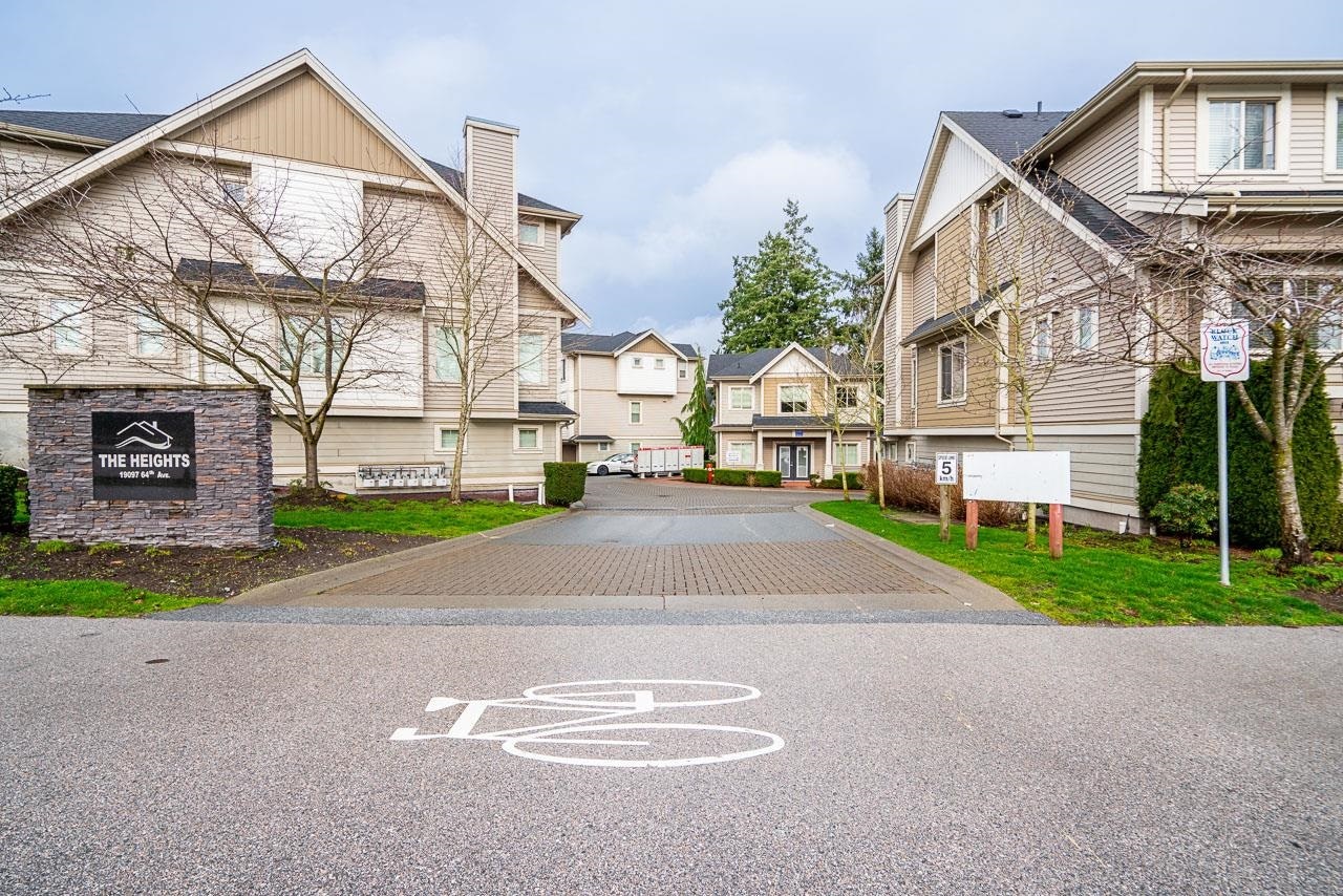 15-19097 64 Avenue, Surrey, BC, V3S 6X5