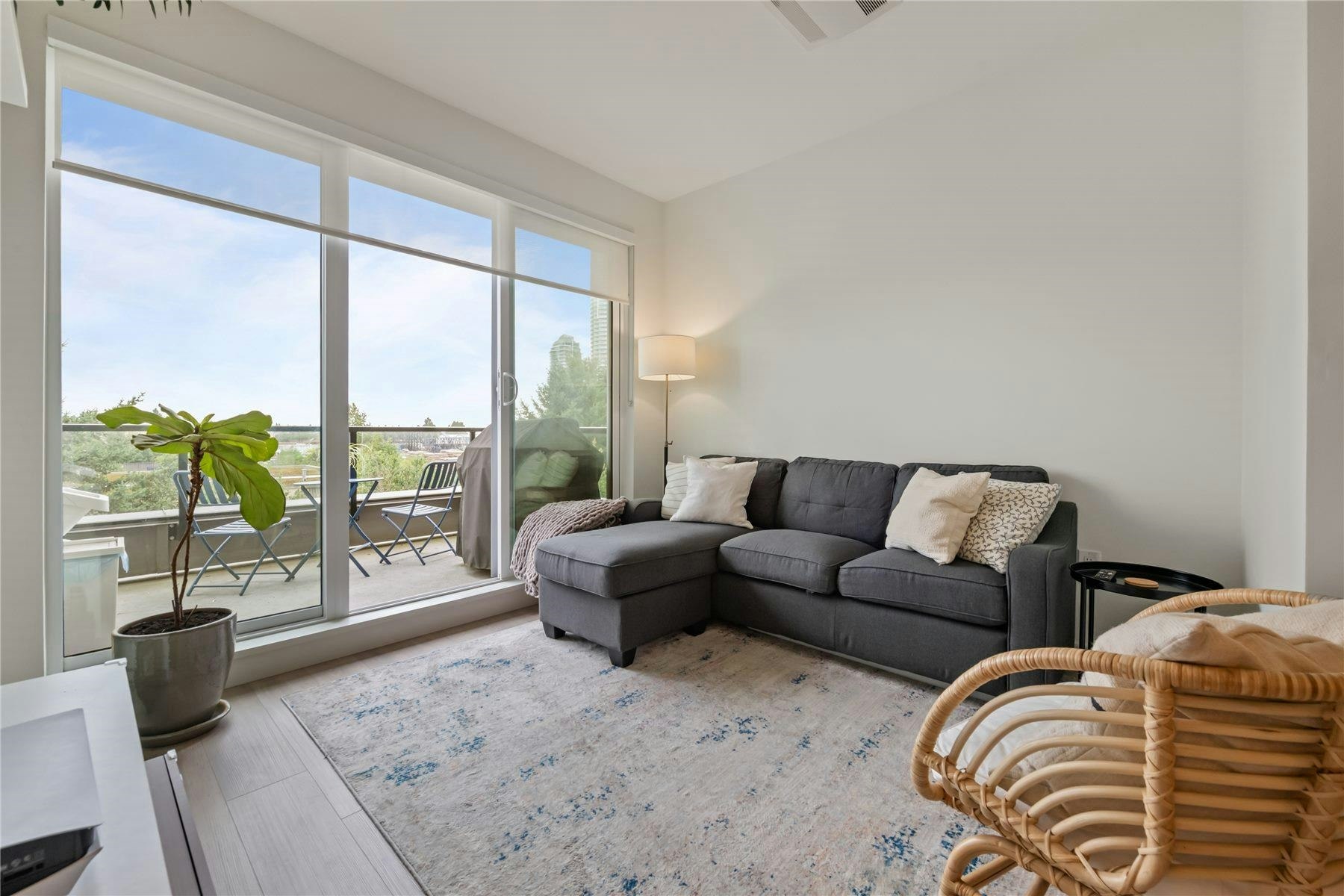 612-7588 16th Street, Burnaby, BC, V3N 0H8
