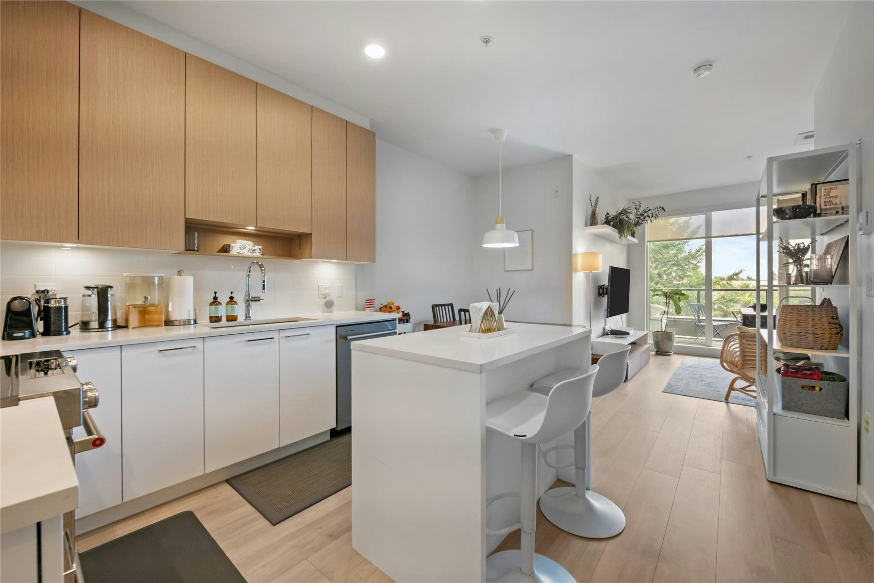 612-7588 16th Street, Burnaby, BC, V3N 0H8