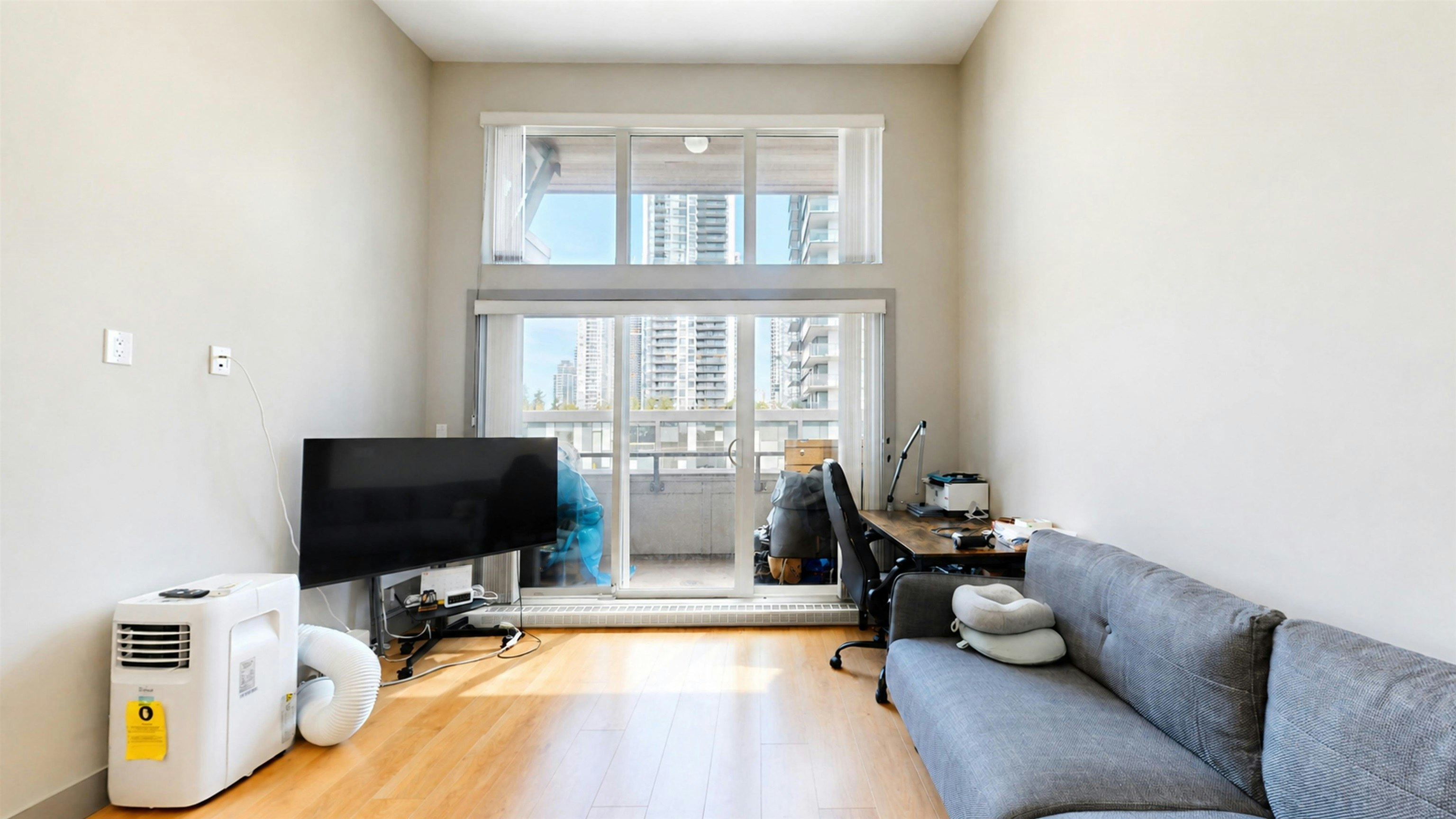 406-6875 Dunblane Avenue - 3
